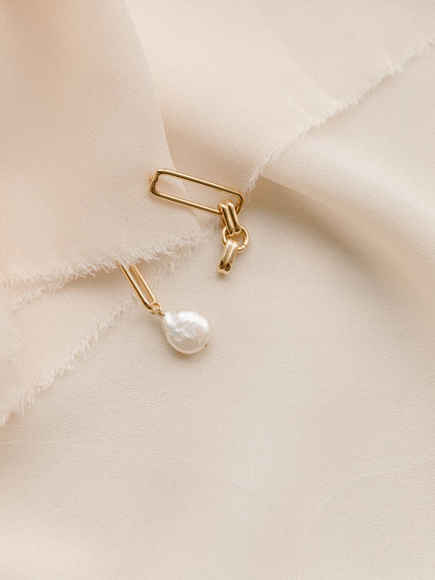 Hope Earrings Asymmetric